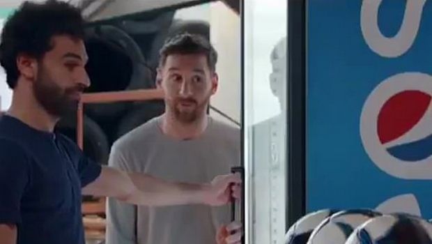 Μέσι και Σαλάχ τα “σπάνε” σε νέα διαφήμιση (VIDEO)