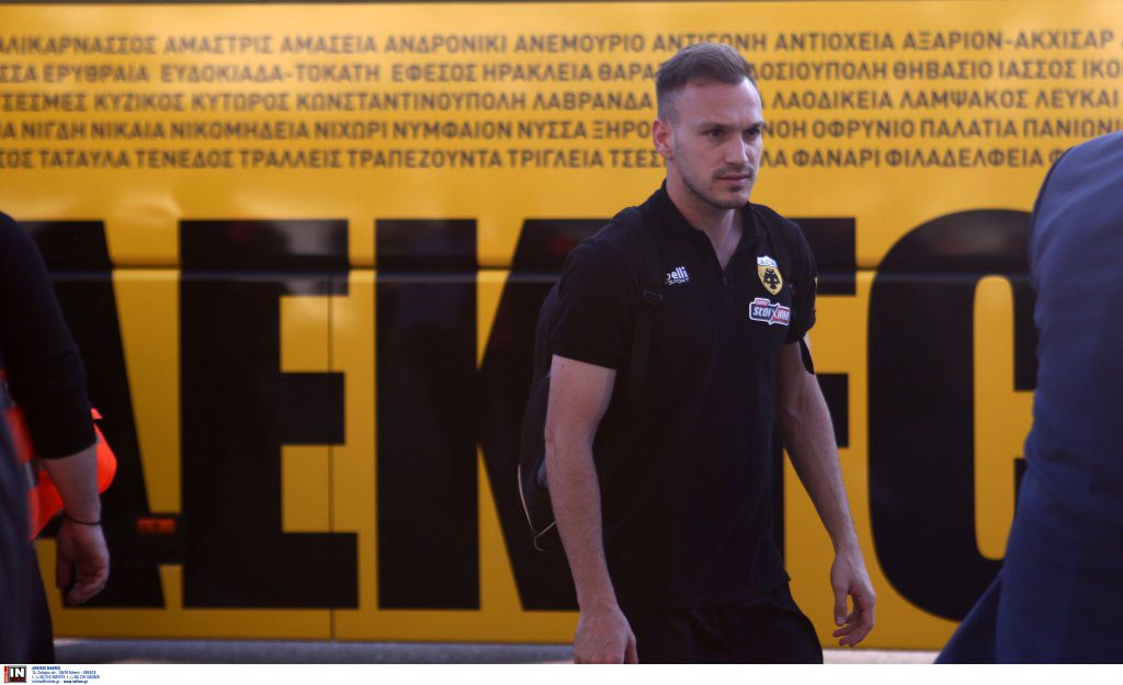 Χειρουργείο στους κοιλιακούς ο Μπακάκης