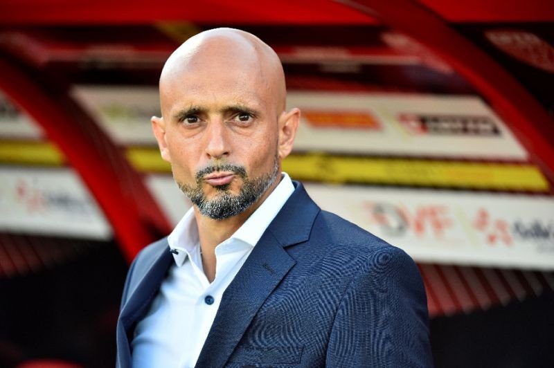 Πέφτουν οι υπογραφές με Καρντόσο