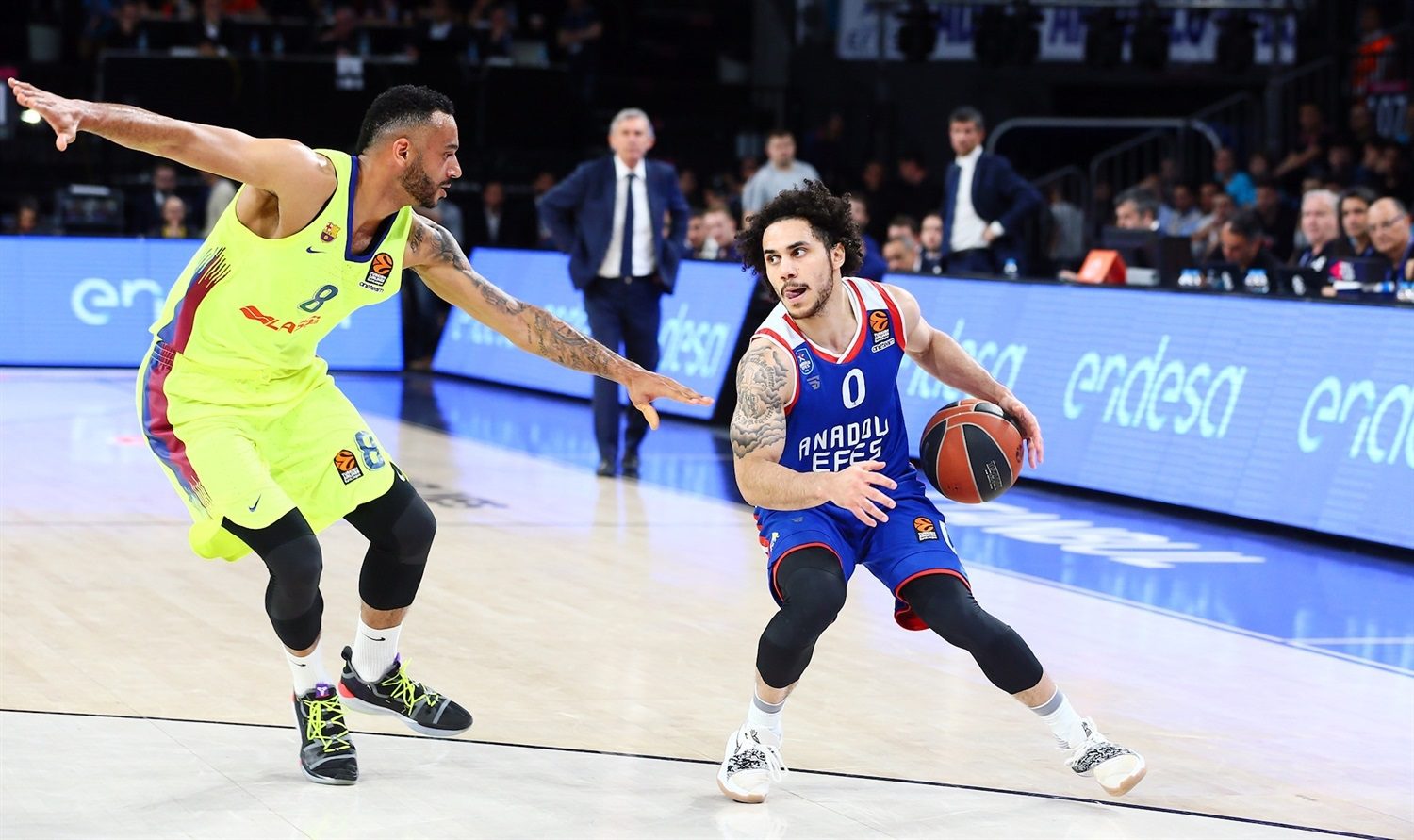 Στο Final 4 η Εφές-Απέκλεισε την Μπαρτσελόνα