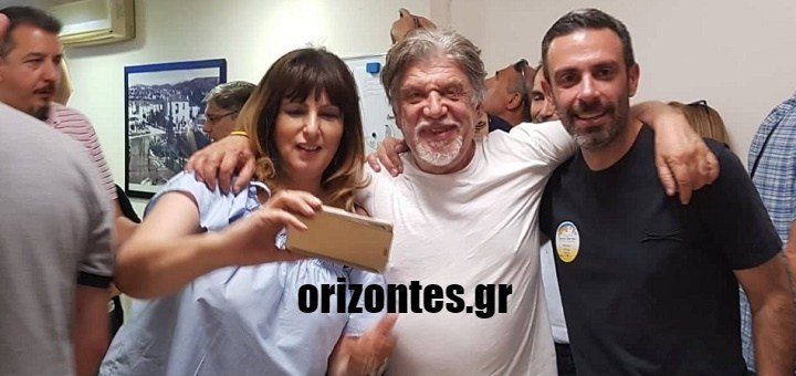 Πανηγυρικό κλίμα στο εκλογικό κέντρο του Βούρου!