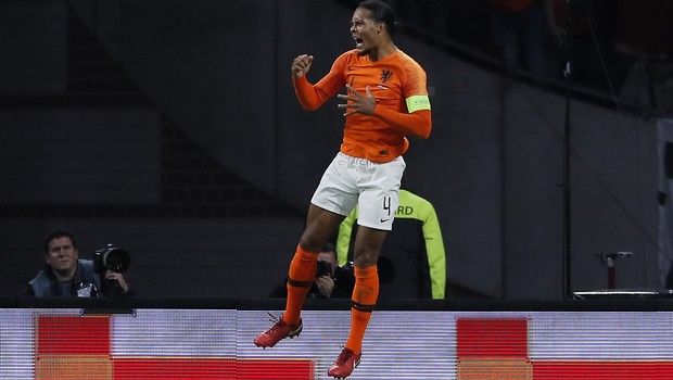 Σκληρή κριτική για Φαν Ντάικ από Φαν Μπάστεν: «Έχει χάσει τη νοοτροπία του αρχηγού»