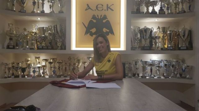 Ανακοίνωσε Μπίσκου η ΑΕΚ – «Είμαι πολύ χαρούμενη που επέστρεψα»