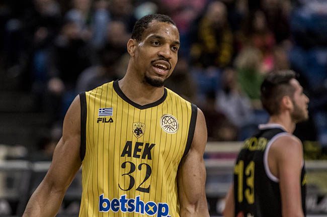 Νέο μήνυμα από τον Χάντερ: Μου λένε ψέμματα όλο το καλοκαίρι