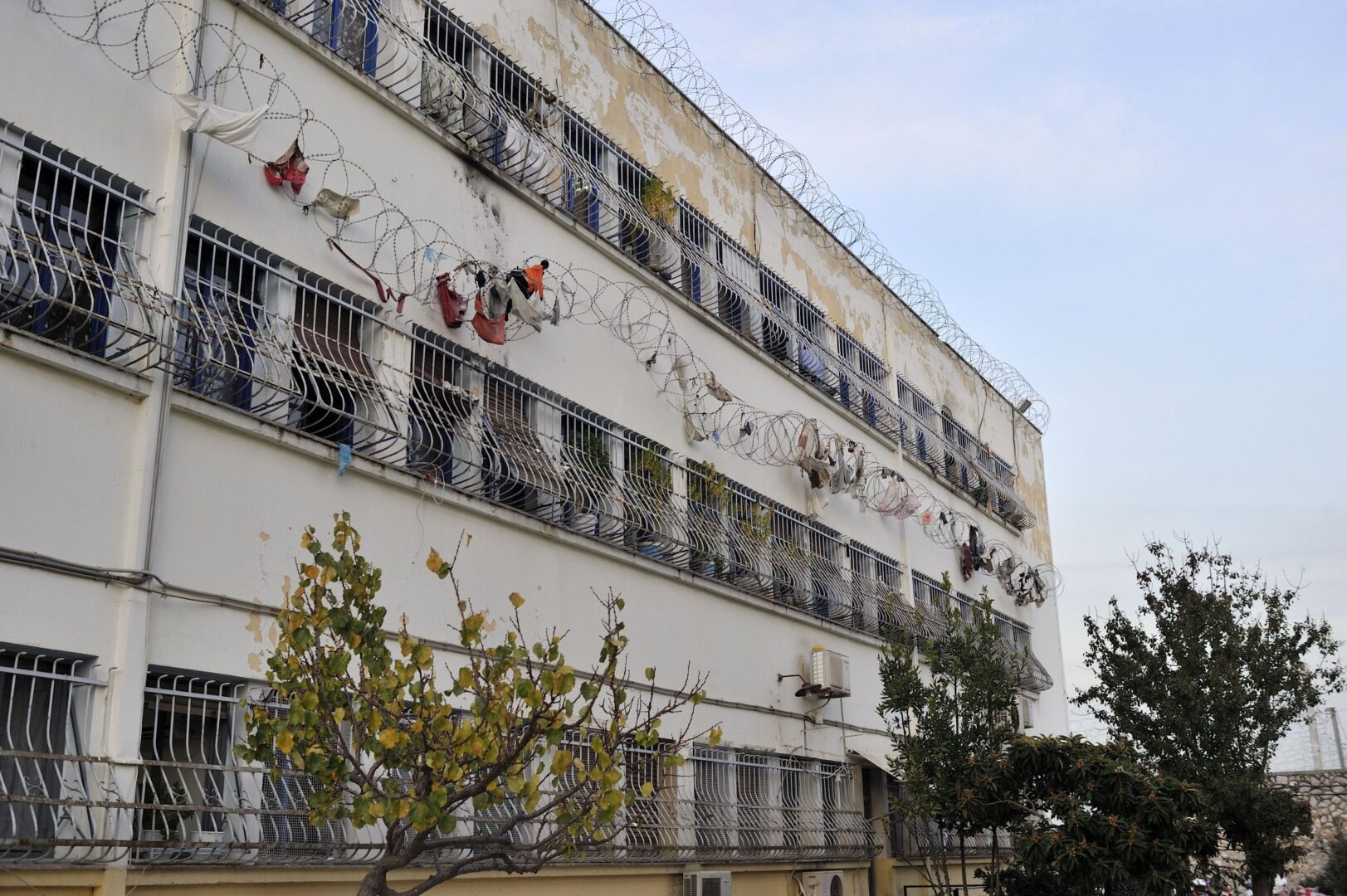 Φυλακές Κορυδαλλού: Έφοδος στα κελιά της 5ης πτέρυγας – Εντοπίστηκαν αυτοσχέδια μαχαίρια