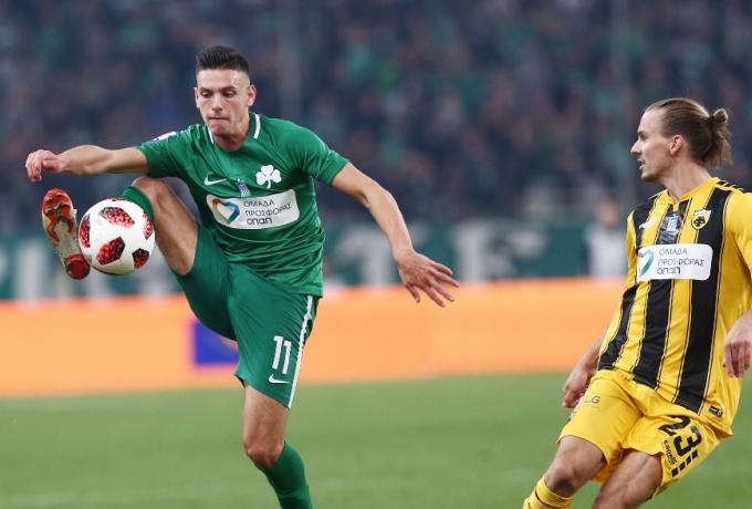 Περιμένει στη γωνία για… Χατζηγιοβάνη η ΑΕΚ