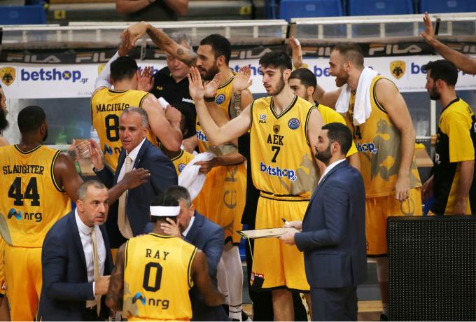 Η 12άδα της Βασίλισσας κόντρα στο Περιστέρι