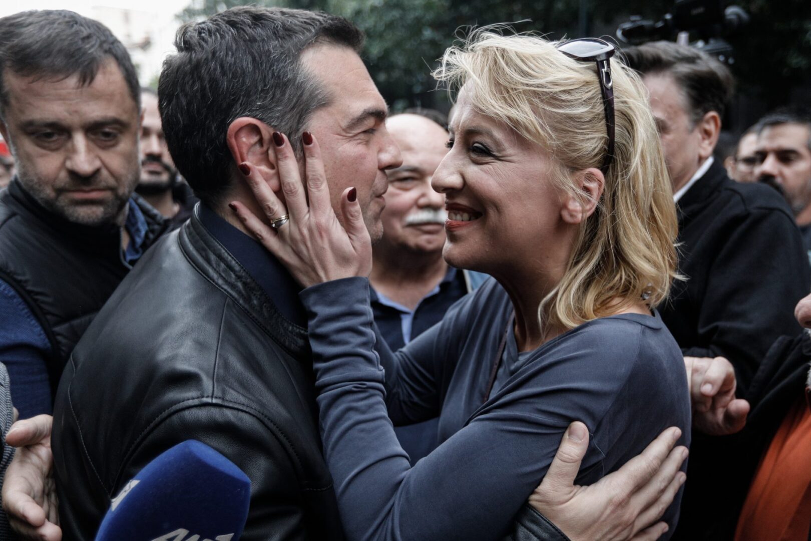Ο Τσίπρας στην πορεία για το Πολυτεχνείο – Μαζί με Δούρου, Βούτση, Παππά και Σκουρλέτη(ΦΩΤΟ)
