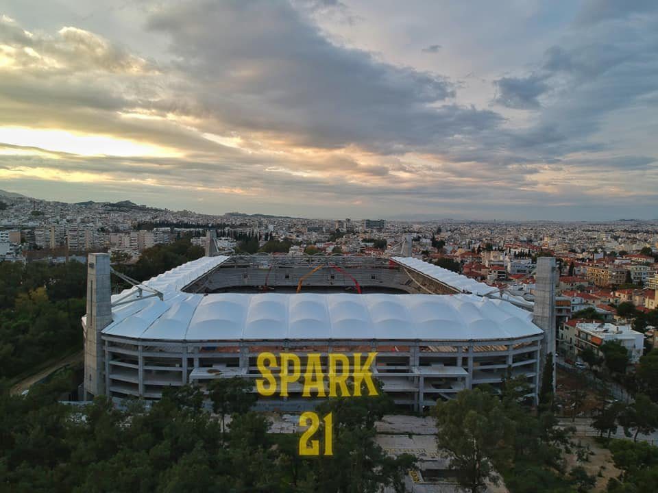 «Από την πύλη του Ναού» (vid)