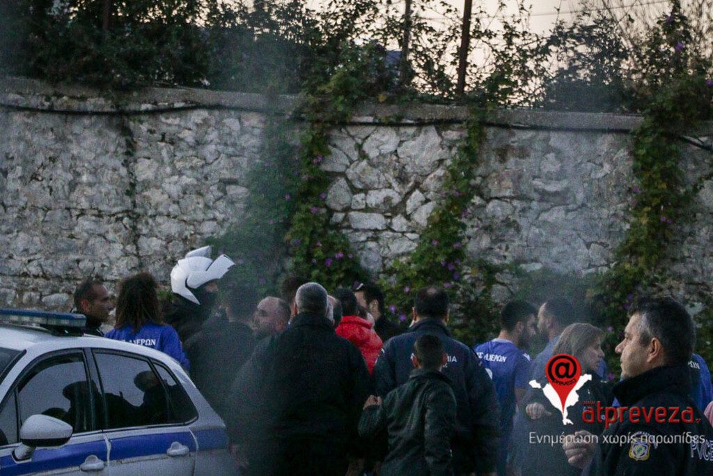 Χάος στην Πρέβεζα! Ξύλο στο ντέρμπι Γ’ Εθνικής και παίκτες στο νοσοκομείο!