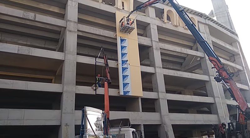 Δοκιμή νέας ένδυσης στην Αγιά Σοφιά (vid)