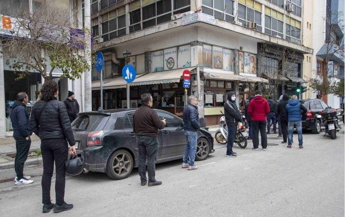 Ουρές στη Θεσσαλονίκη για ένα μπακαλιάρο!