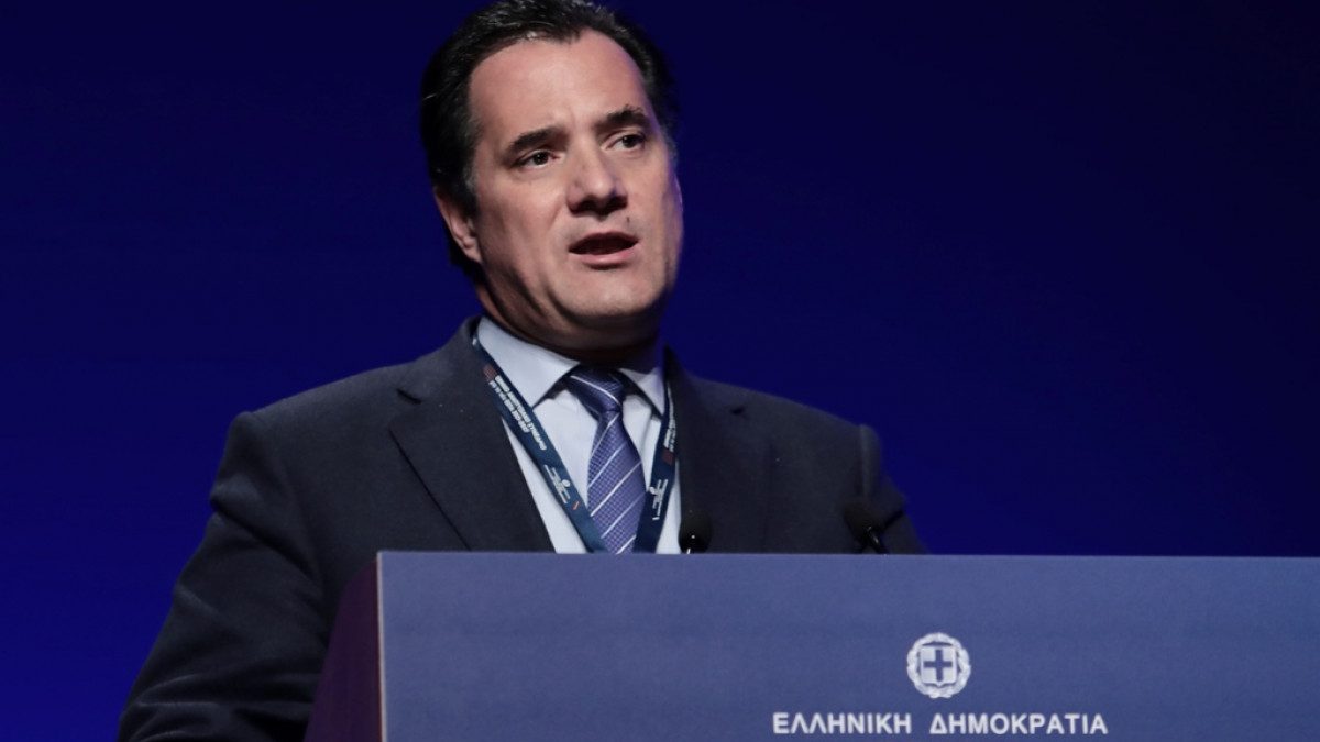 Γεωργιάδης: “Μην πηγαίνετε όλοι στα σούπερ μάρκετ-Υπάρχουν αποθέματα τροφίμων για πάνω από 3 μήνες”