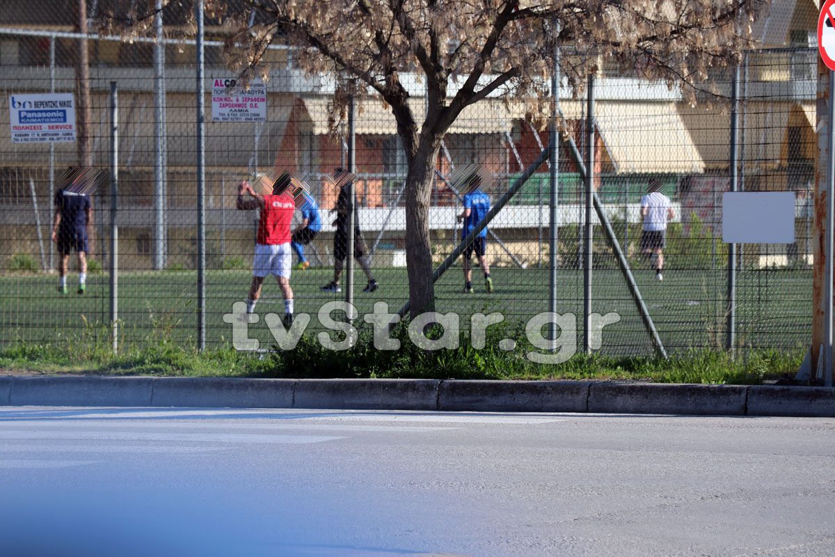 Δεν θα βάλουμε μυαλό ποτέ: Νεαροί στη Λαμία έπαιζαν κανονικά ποδόσφαιρο σε γήπεδο! (pics)