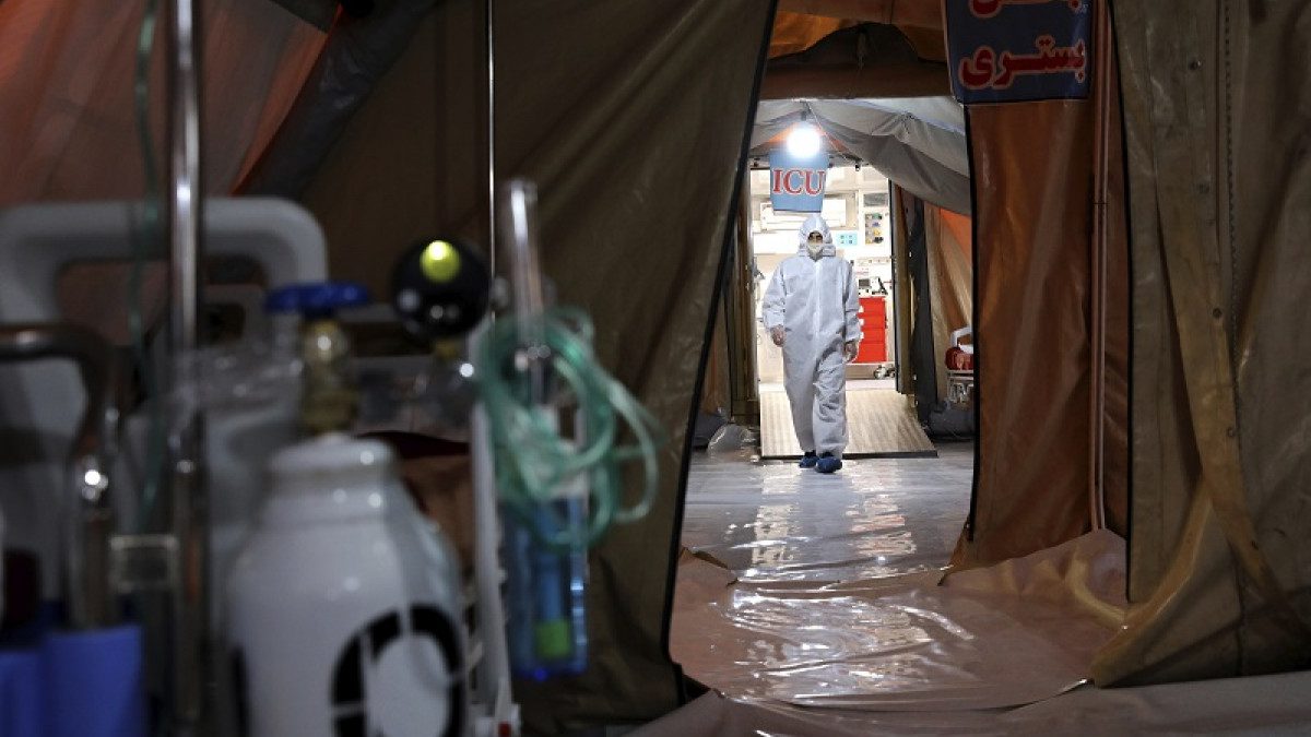 Koρωνοϊός: Σχεδόν 3.900 οι νεκροί στο Ιράν