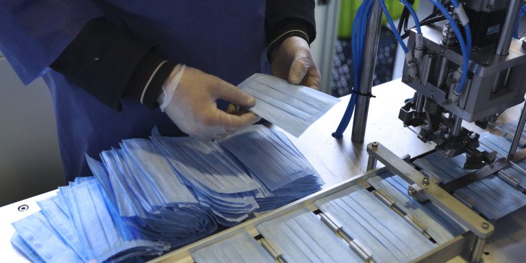 Κορωνοϊός: Η Κίνα δωρίζει στην Ελλάδα 20.000 προστατευτικές μάσκες για τους μετανάστες