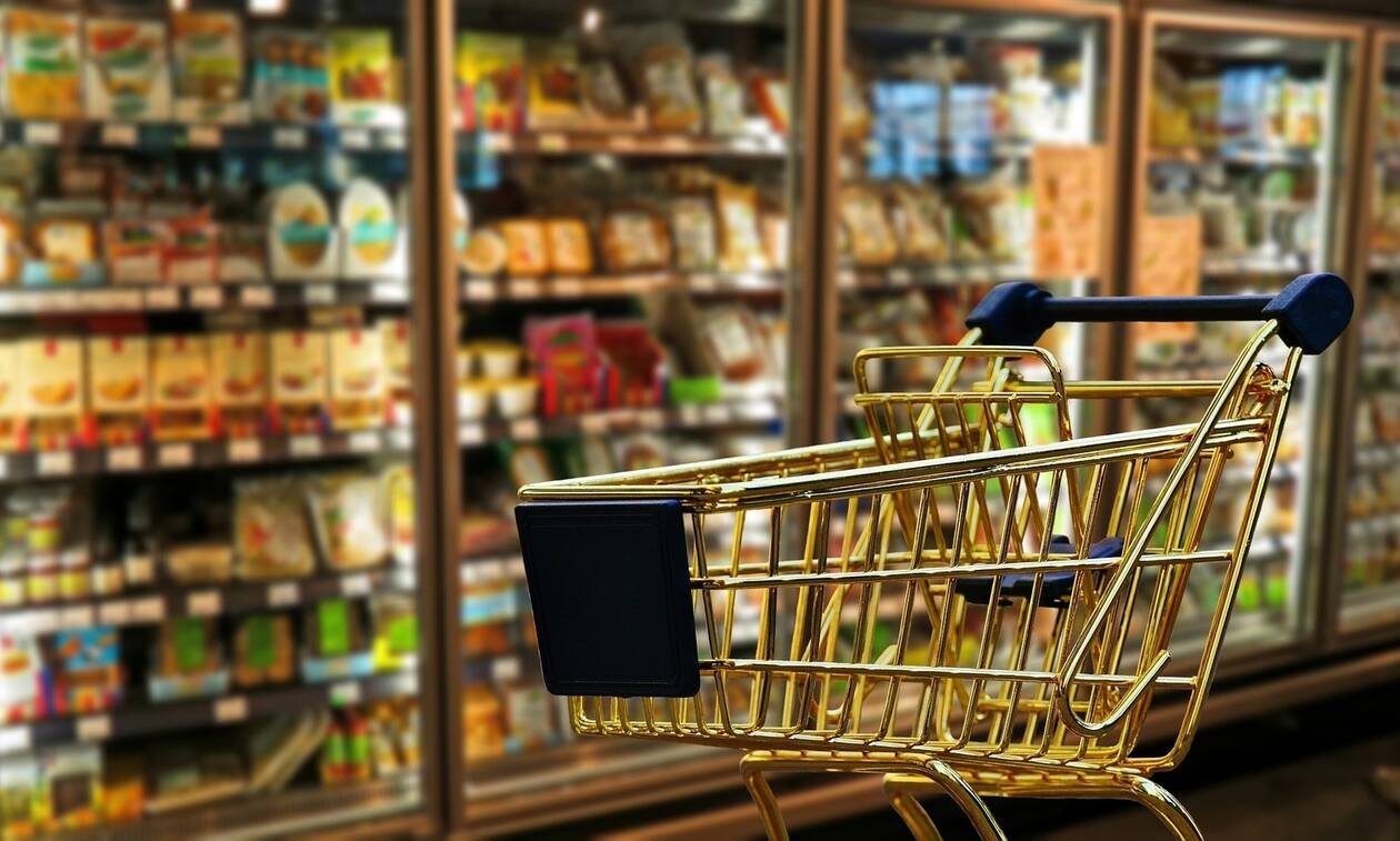 Μειώνεται ο ΦΠΑ στο 13% από τη Δευτέρα