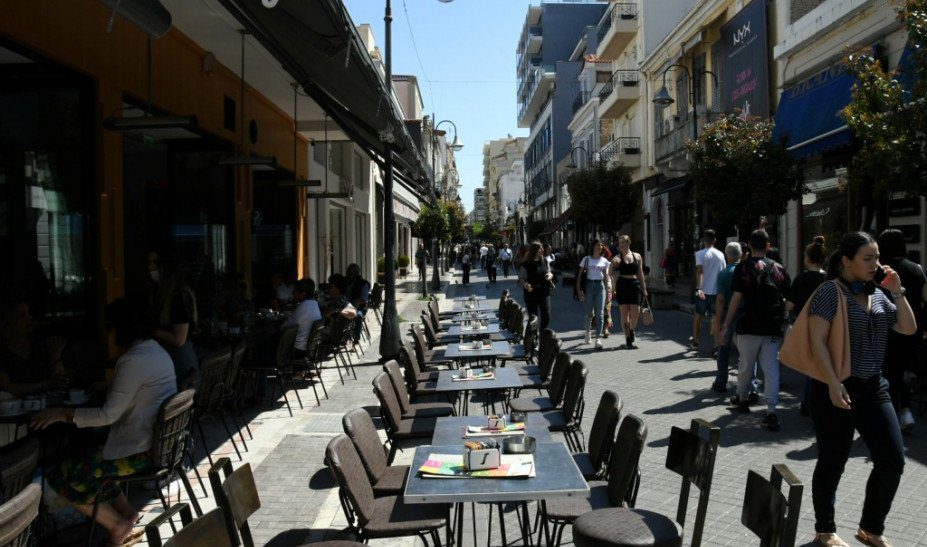 Έλεγχοι μεικτών κλιμακίων για εφαρμογή των μέτρων: Πού έπεσαν «καμπάνες» 6.300 ευρώ