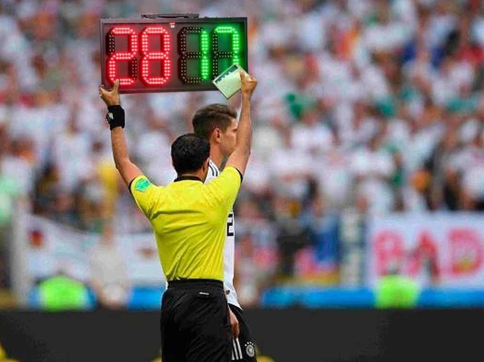 Η FIFA ανακοίνωσε μέχρι πότε θα ισχύουν οι πέντε αλλαγές!