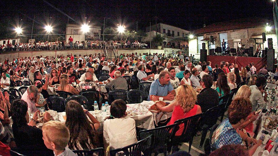 Κορονοϊός: Στο τραπέζι και νέα μέτρα μετά τον Προμαχώνα – “Κληρώνει” για πανηγύρια και “ορθάδικα”