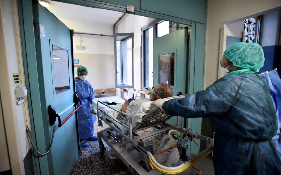 Κορωνοϊός: Τρίτος θάνατος μέσα σε λίγες ώρες – Κατέληξε ηλικιωμένος στην Θεσσαλονίκη