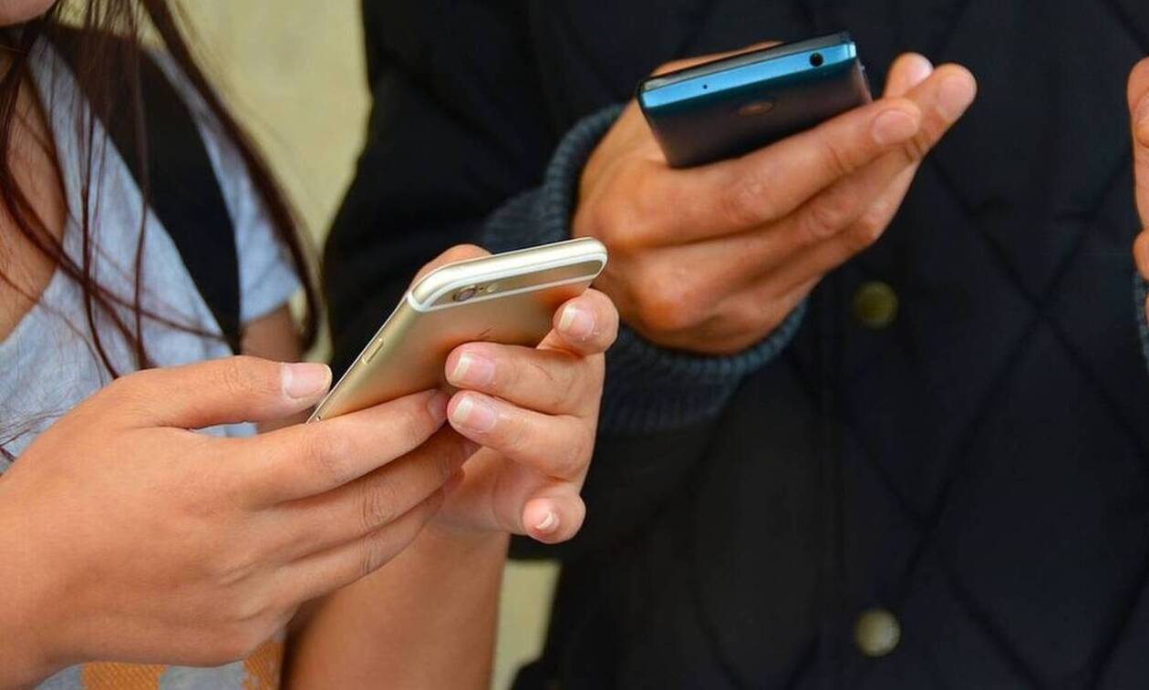 «Βόμβα» Σύψα για επαναφορά των SMS στο 13033 και ωράριο στα μπαρ!