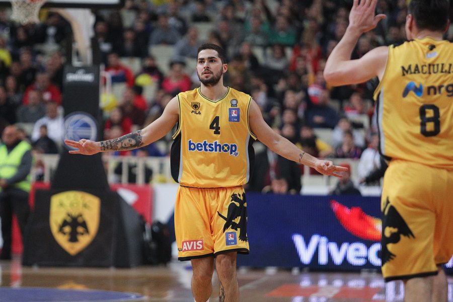 Στον Ιωνικό Νικαίας ο Τολιόπουλος