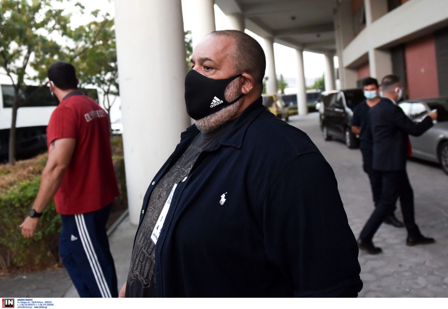 Καραπαπάς για Φαν Σχιπ: «Ανακοινώνει σε κανάλι ότι τελειώνει ποδοσφαιριστή και σέβεται κανόνες κι Εθνική;»