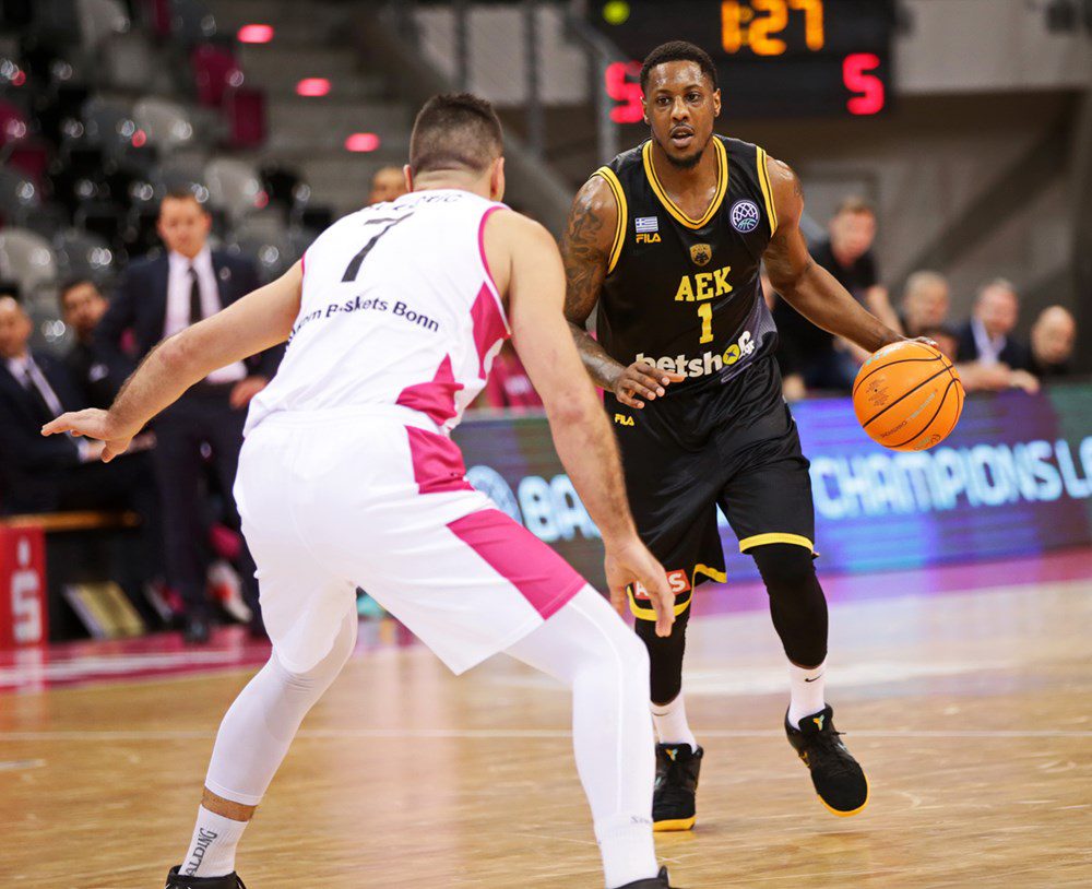 Απίστευτο: Η ΚΑΕ Άρης έσβησε το σήμα της ΑΕΚ από την φανέλα του Τσάλμερς! (ΦΩΤΟ)