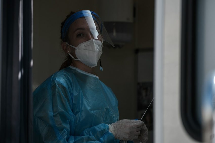 Κρούσματα σήμερα 26/10: 715 νέα, 95 οι διασωληνωμένοι – Η ανακοίνωση του ΕΟΔΥ