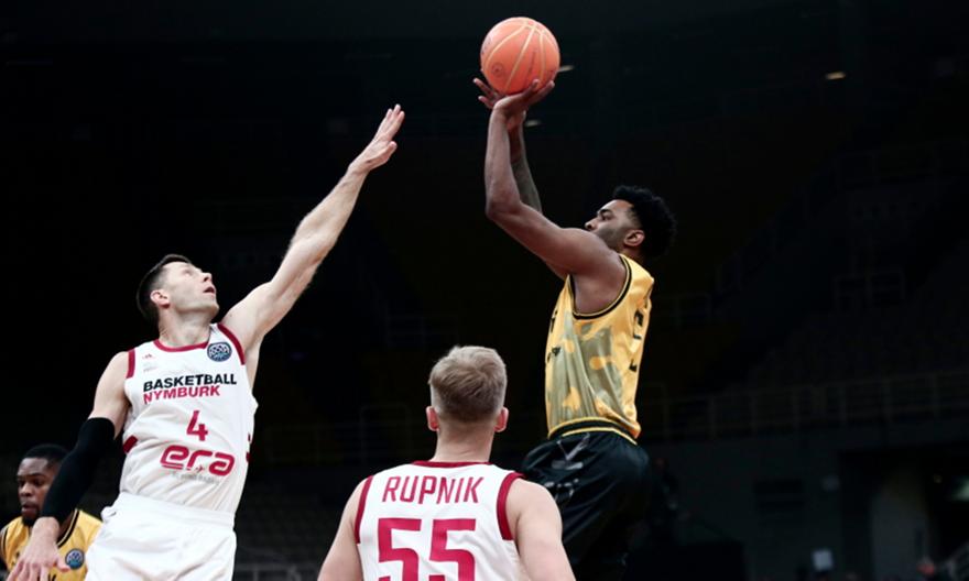 Λάνγκφορντ: «Είναι πολυτέλεια να έρχονται από τον πάγκο ο Ζήσης και ο Ράις»