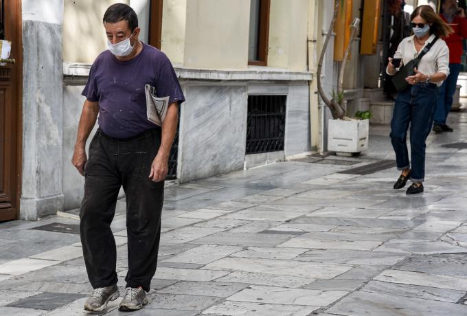 Ξέφυγε τελείως η κατάσταση: 1259 νέα κρούσματα, 102 οι διασωληνωμένοι