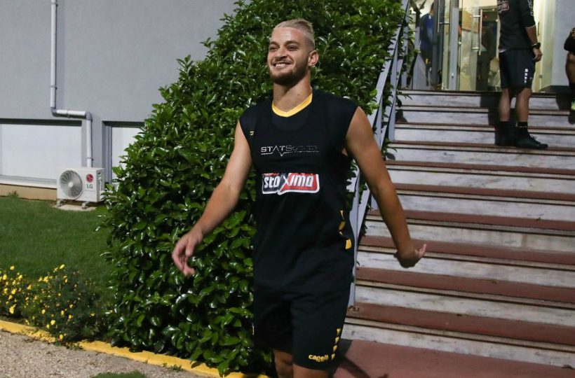 Ελεύθερος και τυπικά ο Χνιντ από την ΑΕΚ