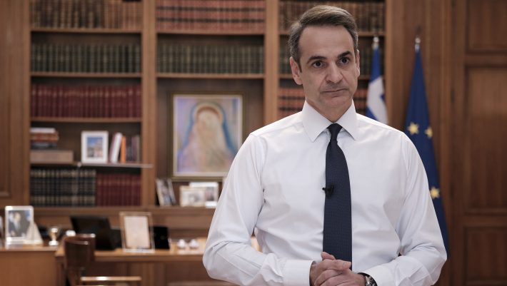 Πιο αυστηρά απ’ ό,τι αναμενόταν: Τα μέτρα στα οποία κατέληξε ο πρωθυπουργός και ανακοινώνονται αύριο