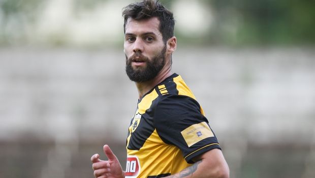 Παραμένει στην ΑΕΚ ο Σιμάο