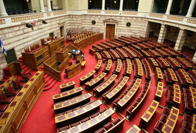 Βουλευτής του ΚΚΕ ζήτησε να απαλλαγεί από τα καθήκοντά του για να ενισχύσει το νοσοκομείο Λάρισας