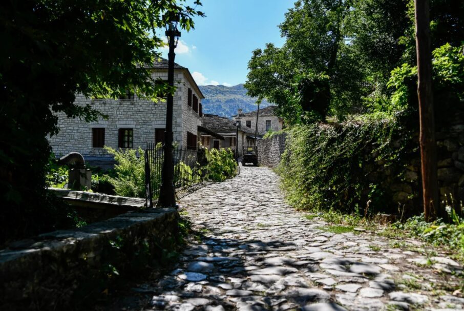 Της έκοψαν 300 ευρώ πρόστιμο επειδή κατέβηκε στο υπόγειο του σπιτιού της χωρίς μάσκα!