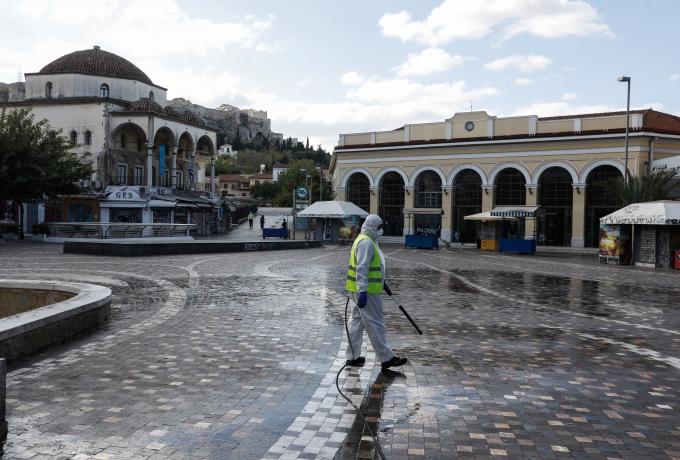 Θλιβερό ρεκόρ με 34 θανάτους και πάνω από 200 διασωληνωμένους, 2556 νέα κρούσματα