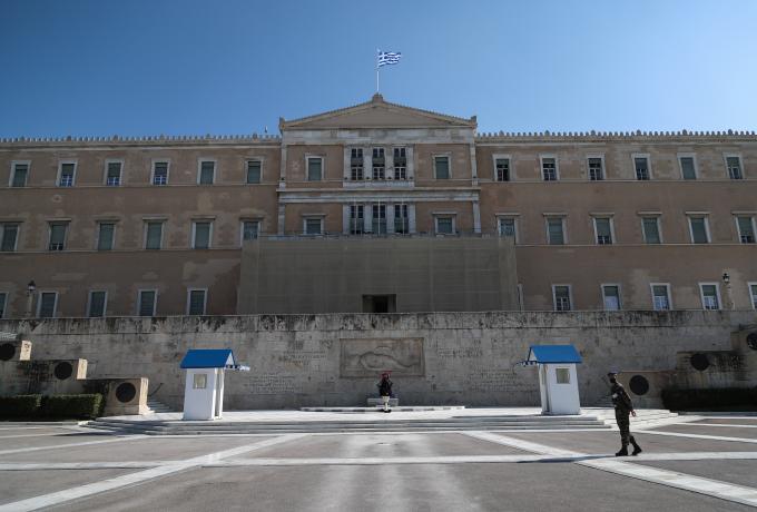 Ρεκόρ θανάτων με 43 και διασωληνωμένων με 297 – 2752 κρούσματα