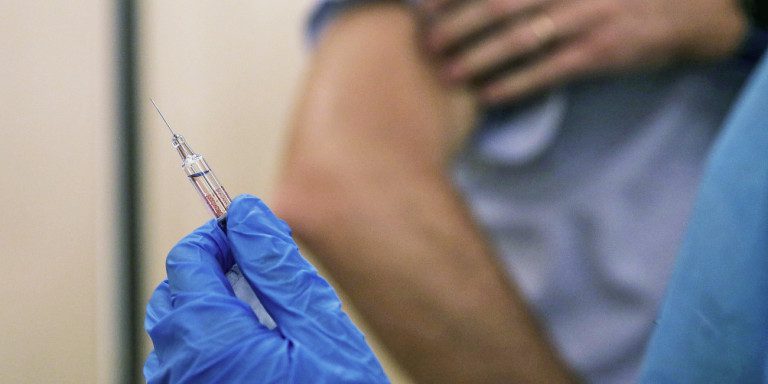 Πέτσας: Μέχρι τέλος Ιουνίου θα έχουν εμβολιαστεί όλοι οι Ελληνες για τον κορωνοϊό