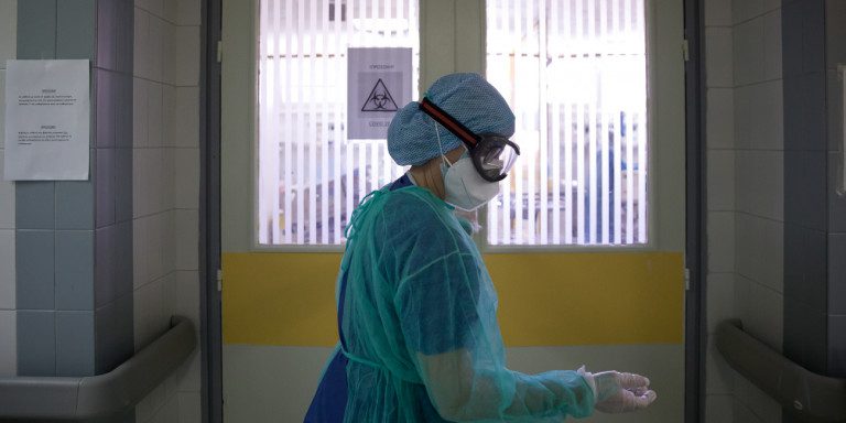 Κορωνοϊός: Εξι νέοι θάνατοι σε λίγες ώρες