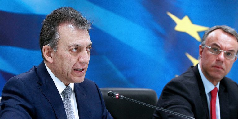 Μέτρα στήριξης: «Μποναμάς» 800 ευρώ και έκτακτο επίδομα σε δικηγόρους, μηχανικούς, οικονομολόγους
