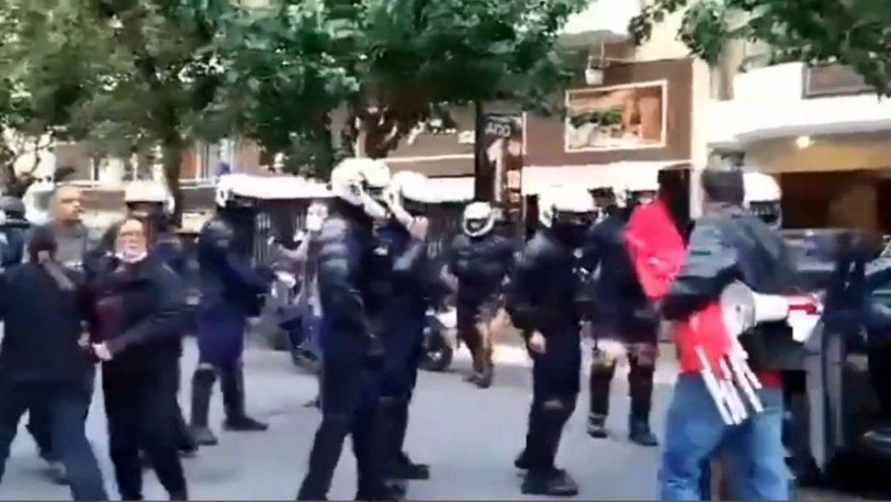 Σύλληψη φοιτητή στην πυλωτή του σπιτιού του: Φρουρούμενος στο νοσοκομείο ο πατέρας του (ΒΙΝΤΕΟ)