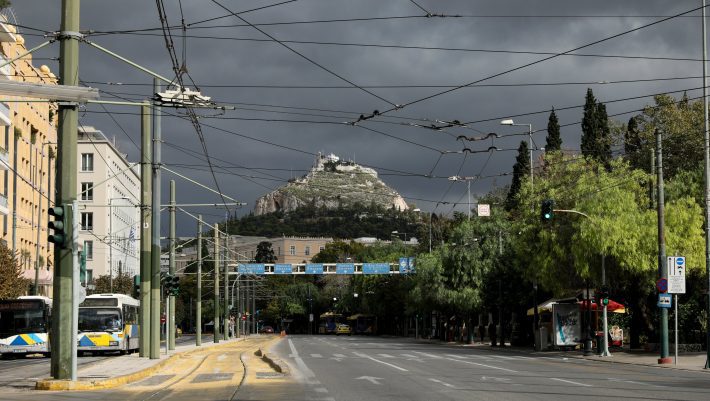 Lockdown «ακορντεόν» τους επόμενους μήνες