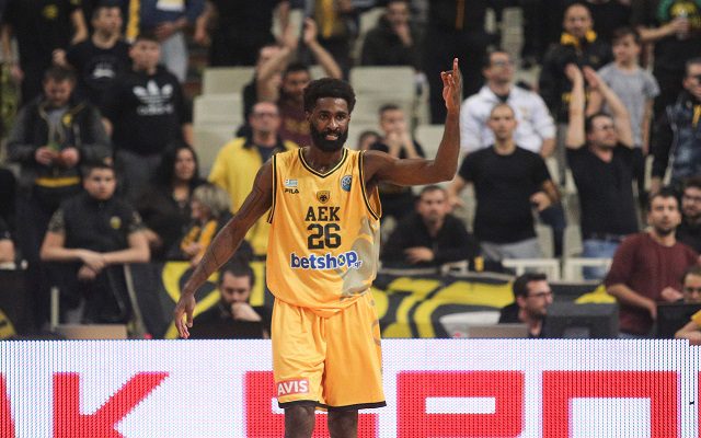 Δικαιώση για τον Σαντ-Ρος από την FIBA