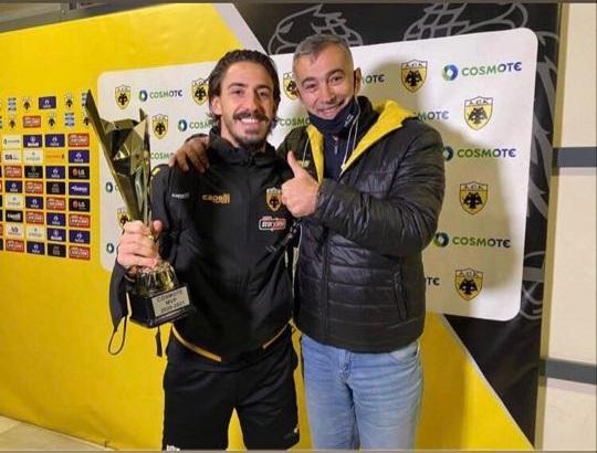 Αποθέωση Ατματσίδη σε Σιμόες (ΦΩΤΟ)