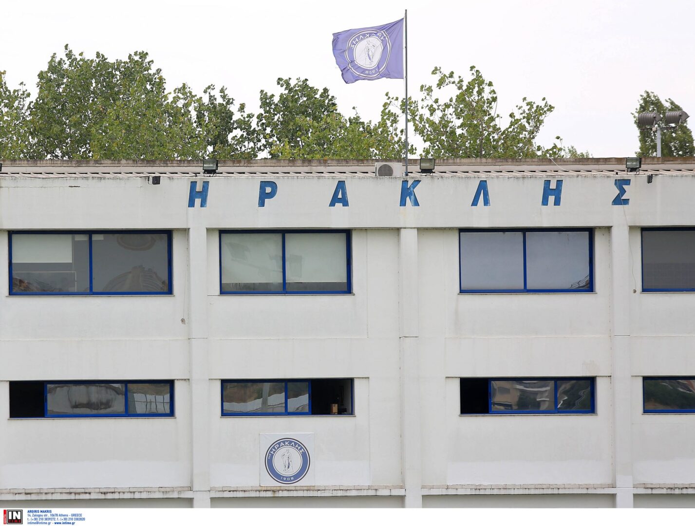 Επίθεση με πέτρες στα γραφεία του Ηρακλή (pics)