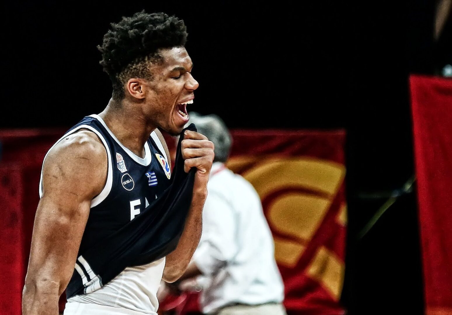 FIBA για Αντετοκούνμπο: «Greek God is loading»(pic)