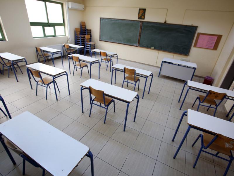 Μετά τις γιορτές ανοίγουν σχολεία και εστίαση