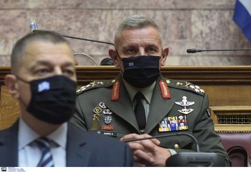 Στην ενημέρωση για τον κοροναϊό ο αρχηγός ΓΕΕΘΑ Κωνσταντίνος Φλώρος